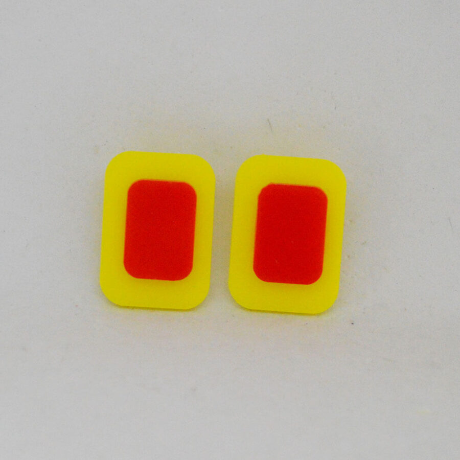 Coco amarelo e vermelho