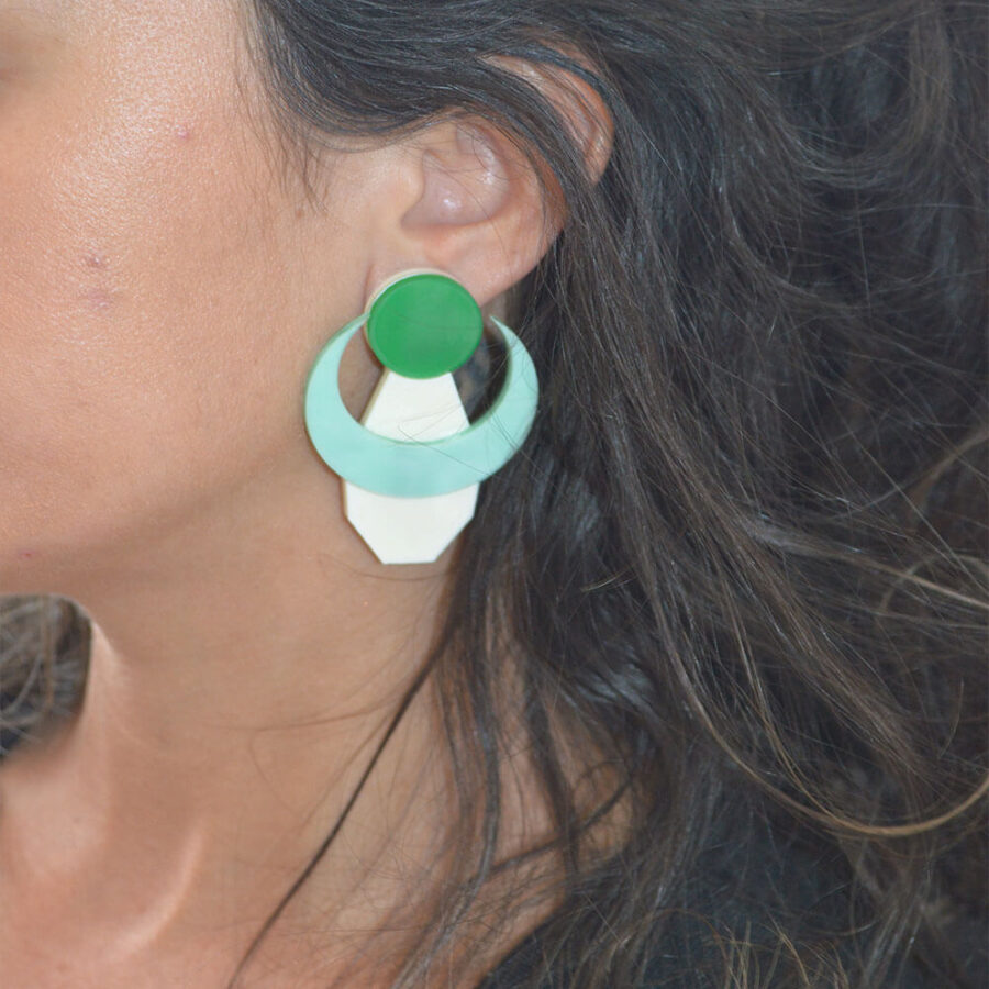 Touro bege e verde - Image 2