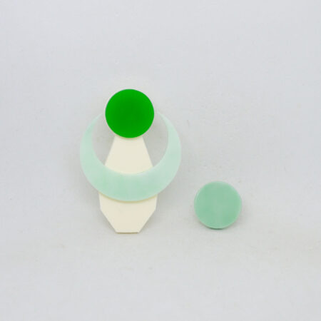 Touro bege em par trocado com mini Ava verde