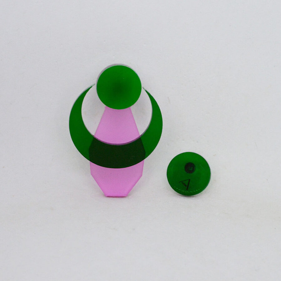 Touro rosa em par trocado com mini Ava verde