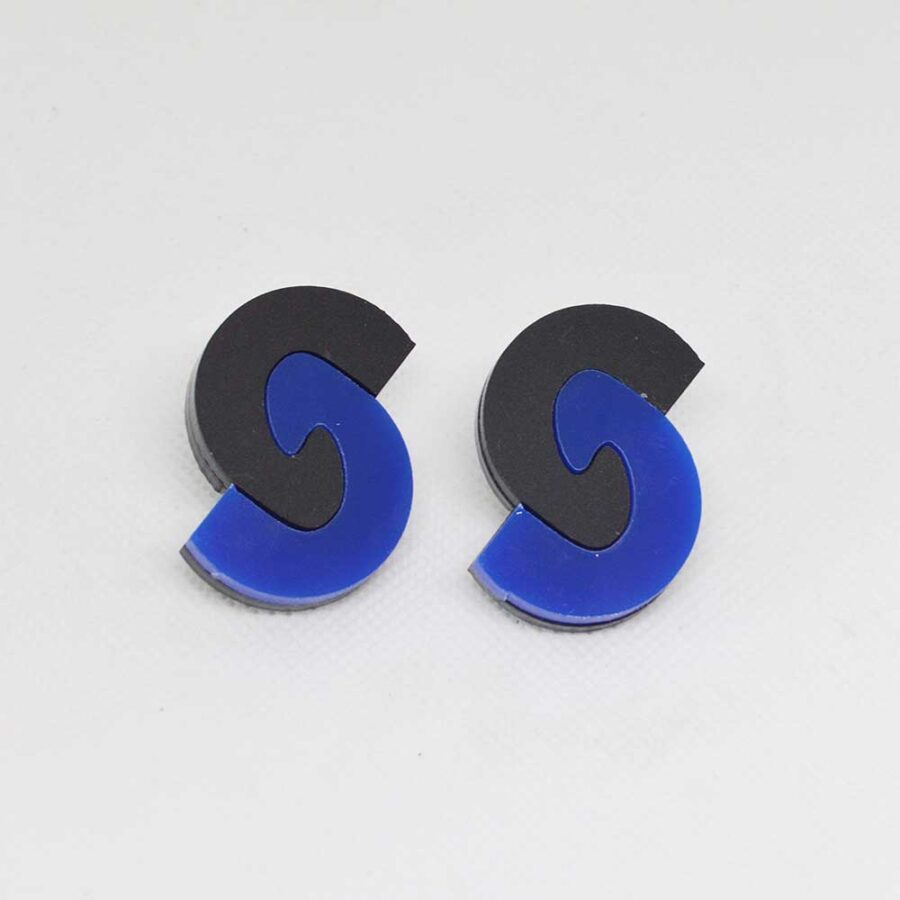 Peixes preto e azul