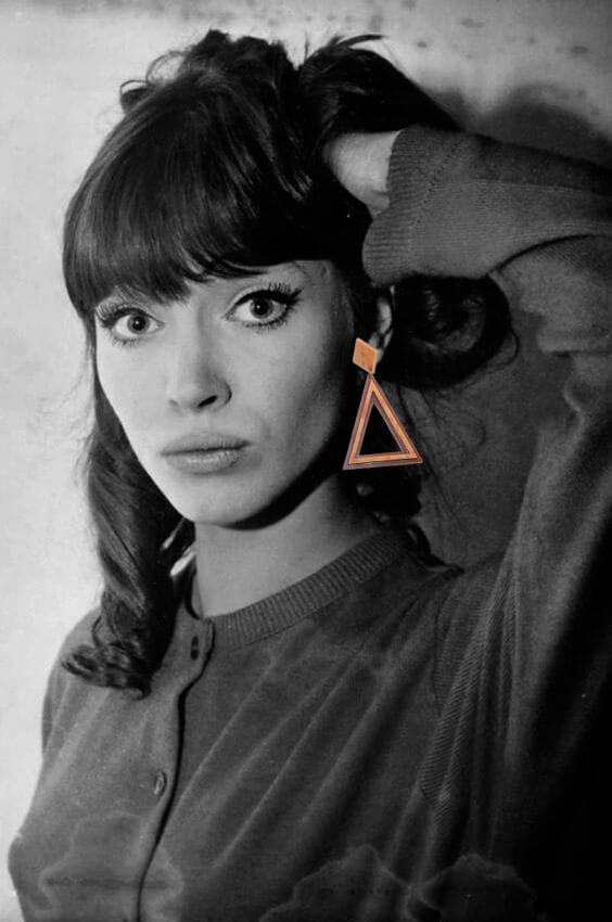 Anna Karina foi musa inspiradora de Jean-Luc Godard e uma das atrizes-símbolo da Nouvelle vague. Os brincos Anna e movimentam-se contigo e destacam-se em qualquer look.